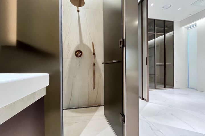 Cheongdam New Two-Room Apartment with Full Op 16th image