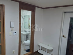 5 minutes from Duryu Station, spacious room 3th image