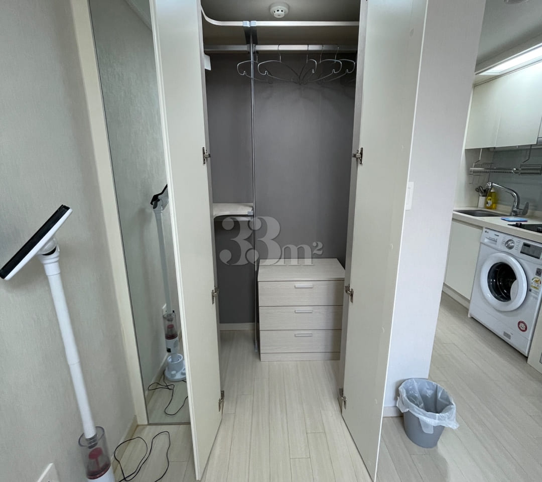 New, fully-furnished residence 2 4th image