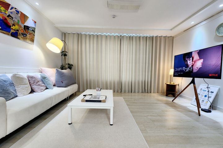 Three-room apartment in the prime location of 14th image
