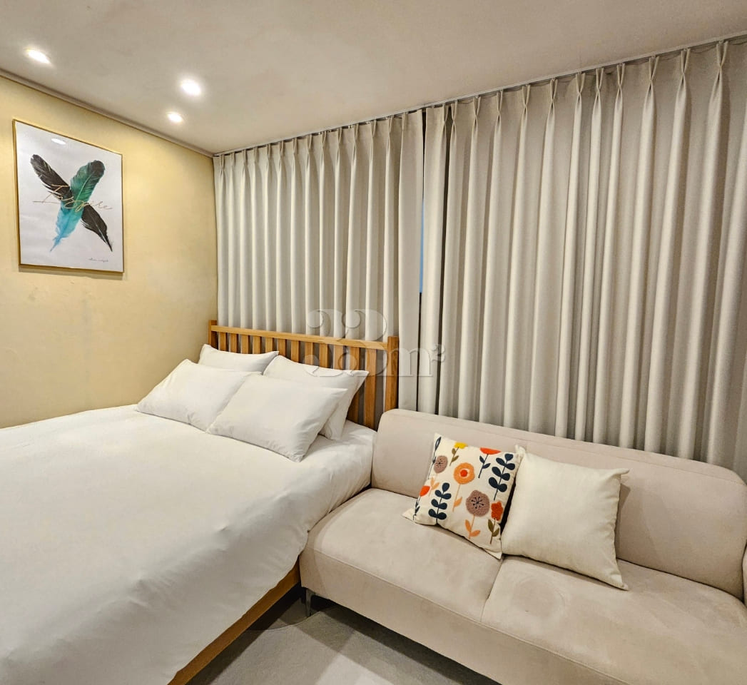 Hustay Room 204 14th image