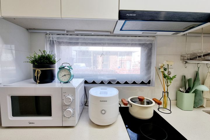 Charming studio apartment 4th image