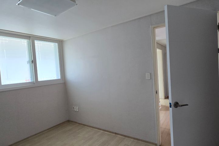 3-Bedroom Apartment A 6th image