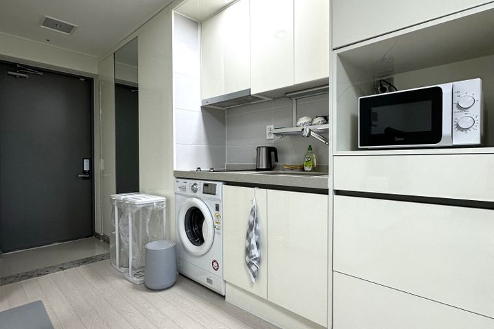 Newly built officetel near Gangneung Station 5th image