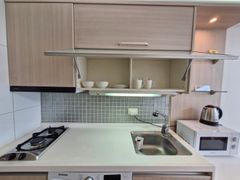 🎯 Fully furnished and remodeled apartment in 9th image