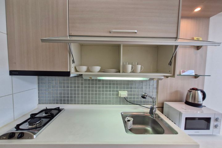 🎯 Fully furnished and remodeled apartment in 9th image
