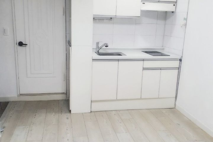 Fully furnished apartment near Seodaejeon Tol 1th image