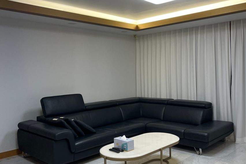 Goldenville 301 5th image