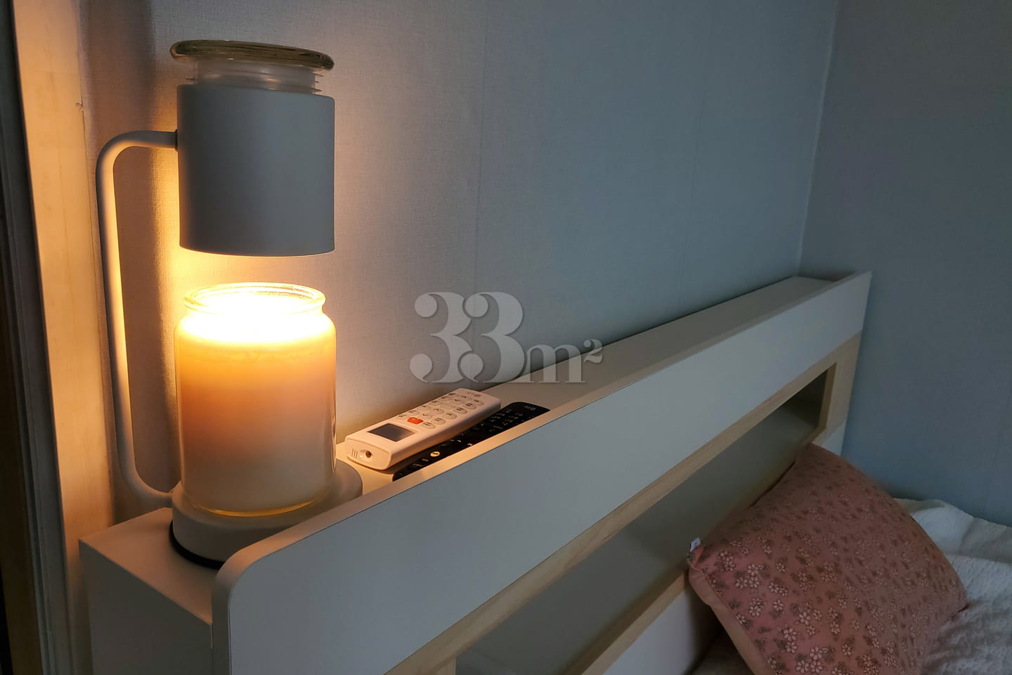 A clean room with good accessibility. 2th image