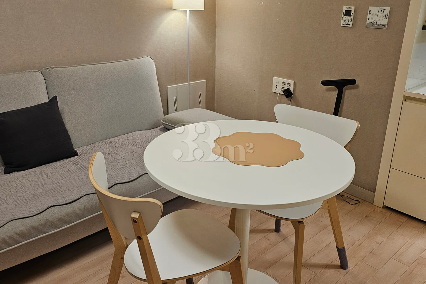 Suite 800 Arium 6th image
