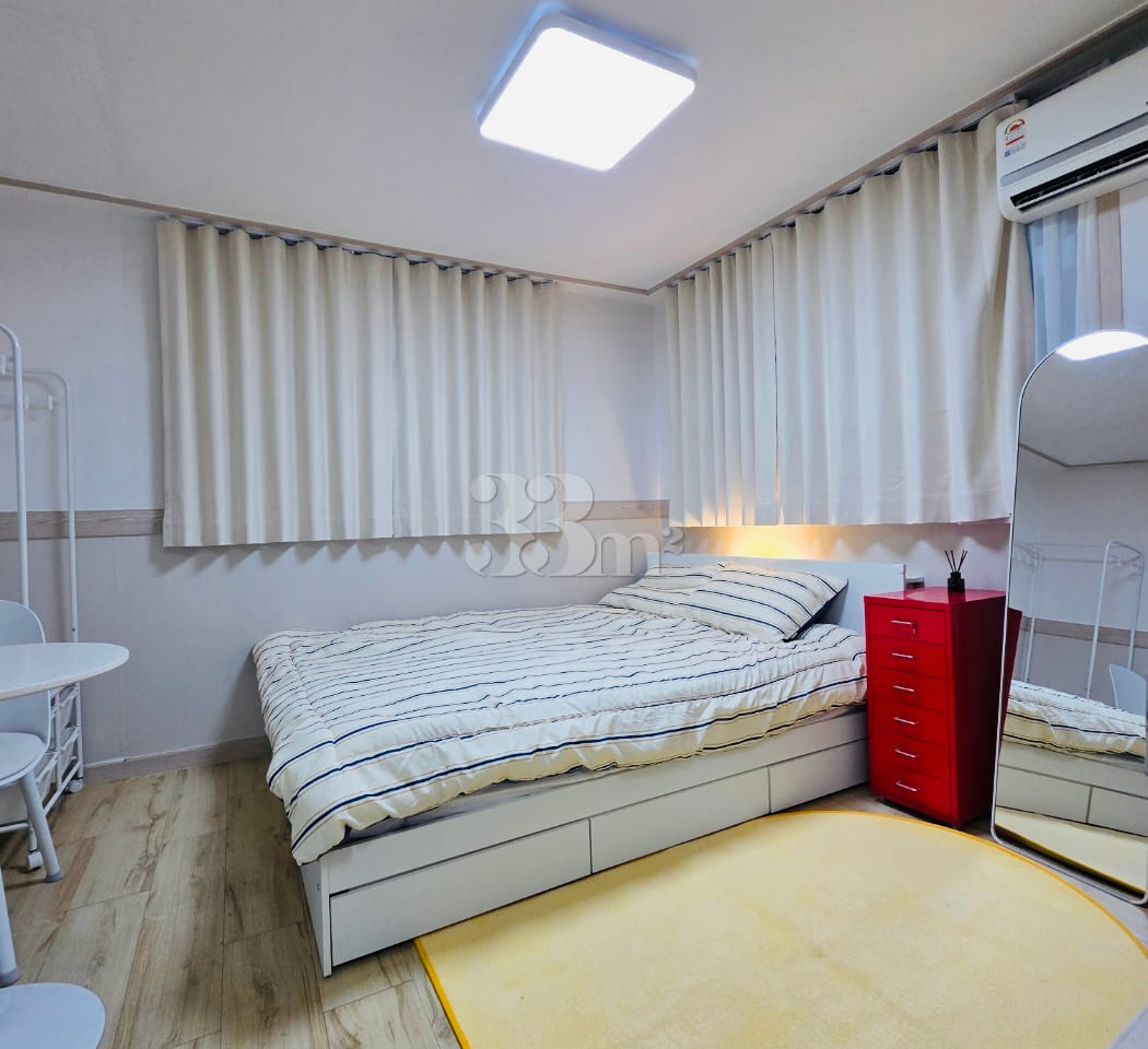 Fully Furnished Unit B (4-Minute Walk from Bo 14th image