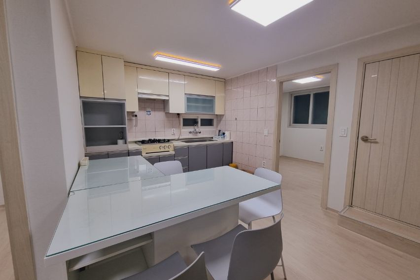 통인동 기생충 반지하집 0번째 이미지