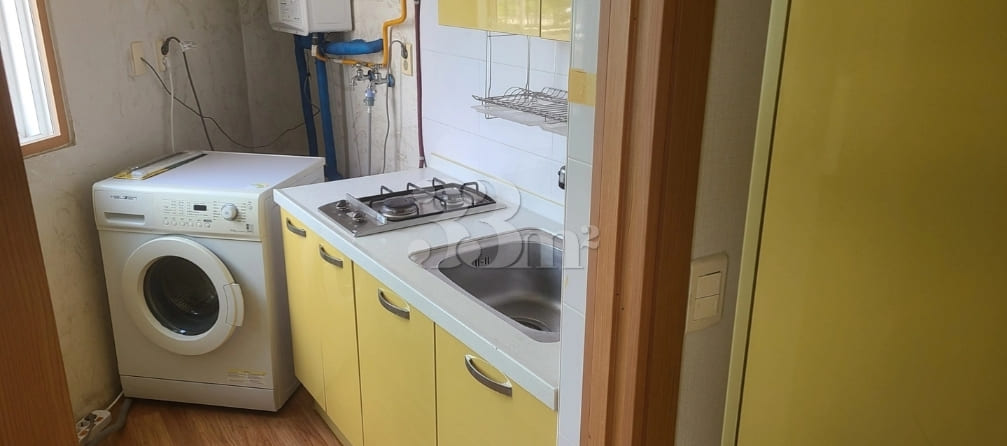 Bright studio apartment in Cheongdang-dong 9th image