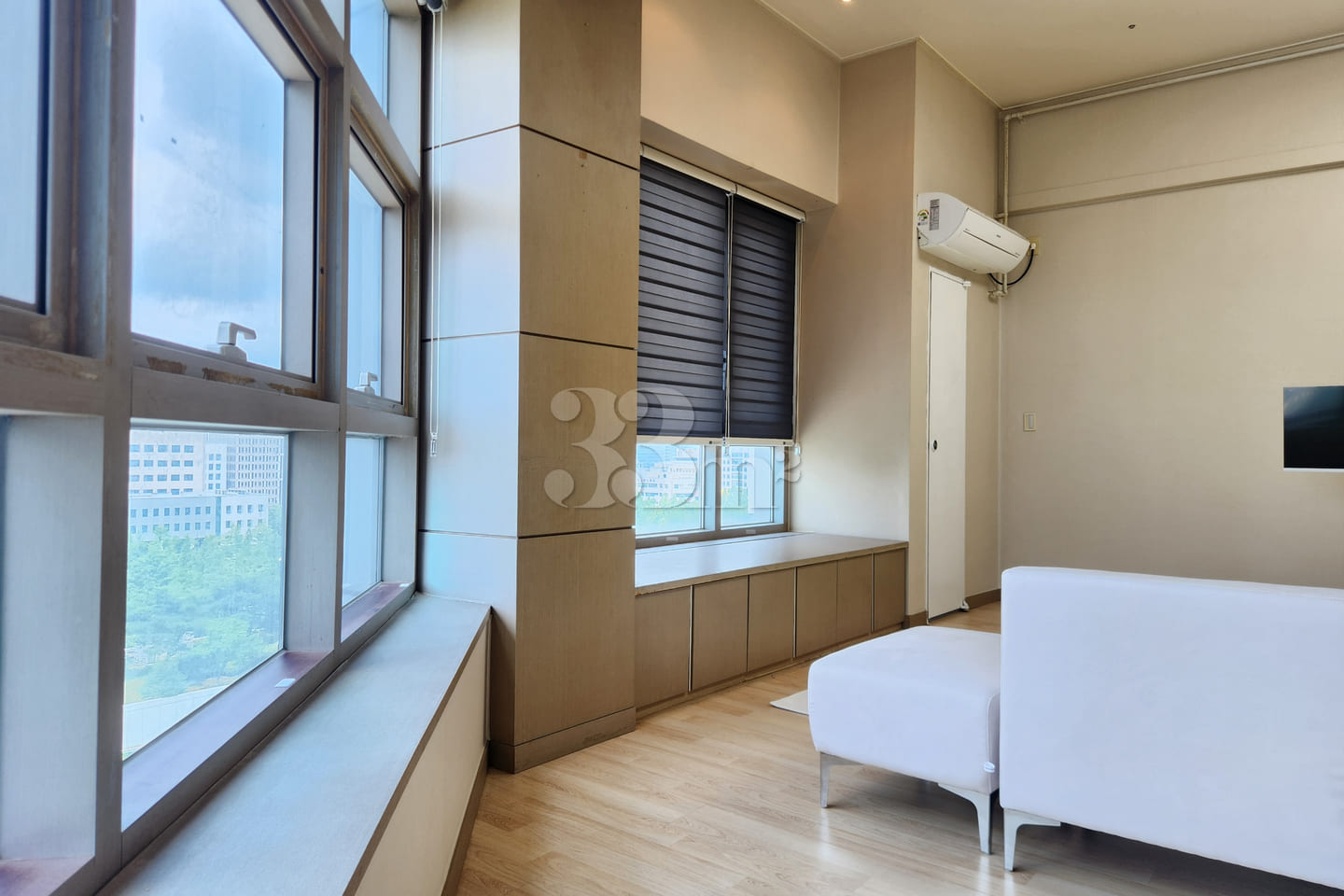 Spacious house in the Dunsan-dong/City Hall S 2th image