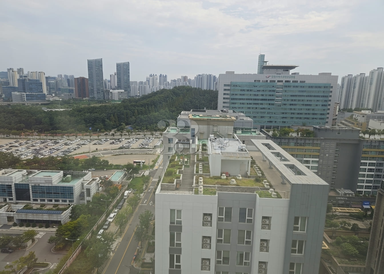 Perfect rating! Beautiful 2-bedroom unit. 15th image