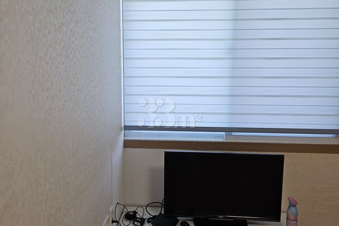 Room 205 11th image