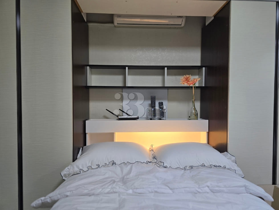 Pretty white room near Daiso 2th image