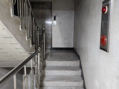 Modern Room 313 3th image