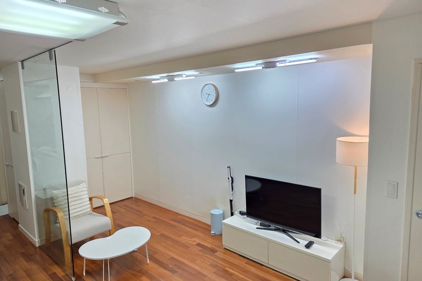 3 minutes from Jonggak / Gwanghwamun Station 5th image