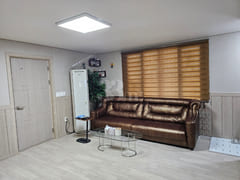 A lovely, well-appointed home 2th image