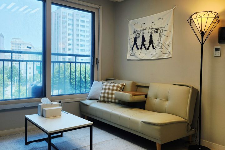 ☘️ Two-bedroom apartment near Yeongdeungpo-gu 1th image