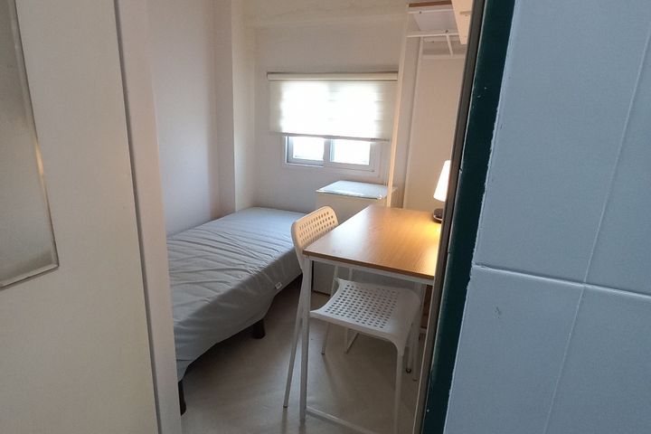 Room with a clean window near Sadang Station 3th image