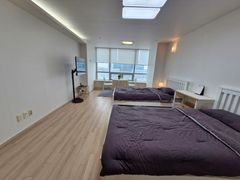 🎯 Fully furnished and remodeled apartment in 1th image