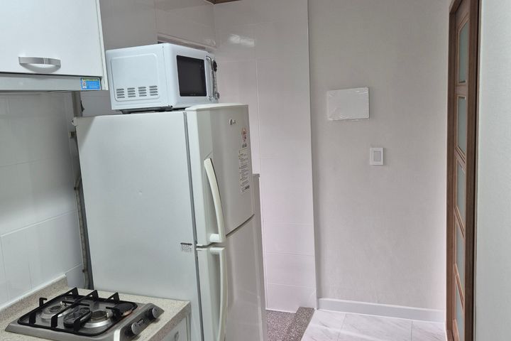 Renovated Studio Apartment 2 in Chojeon-dong 3th image
