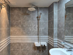 Room 206 3th image