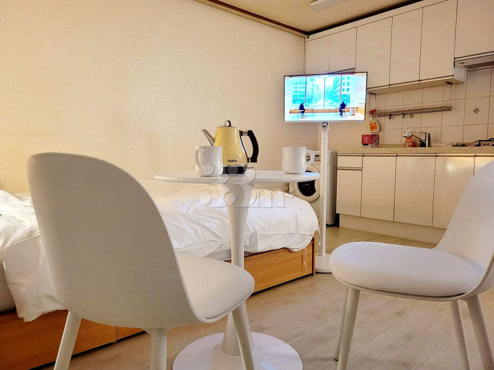 🤵 Sinchon: High-rise view, prime location ri 5th image