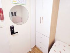 Studio apartment with an exterior window for  2th image