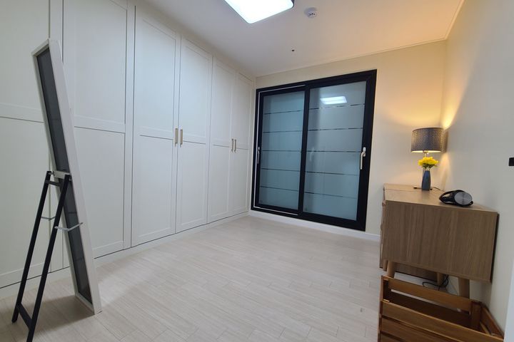 [2 Bedrooms/1 Living Room] ❤ Geumjeong Statio 7th image