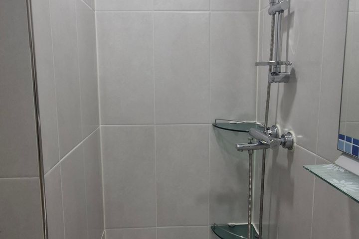 🎯 Fully furnished and remodeled apartment in 10th image