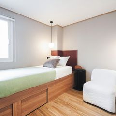 Clean studio apartment near Hongik University Unit Image