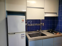 Clean accommodation with convenient transport 6th image
