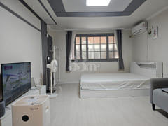 Luxury Two-Bedroom Apartment, 3 Minutes from 0th image