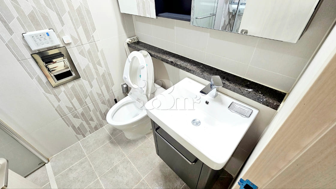 Luxury officetel in a great location. 8th image