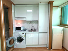 Clean and cozy room for two 3th image