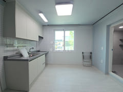Rainbow House 2-Room Unit, 2nd Floor 5th image