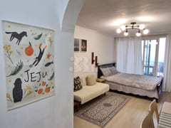 Ocean-view studio in Aewol, Jeju 4th image
