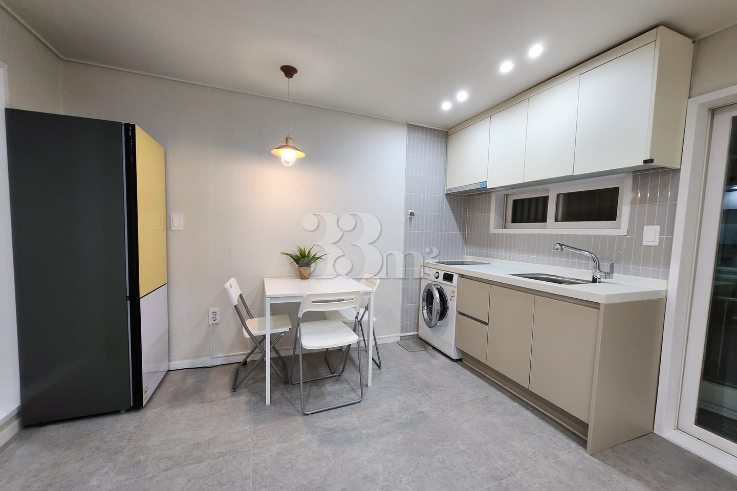 Bright, quiet, and spacious studio apartment 8th image