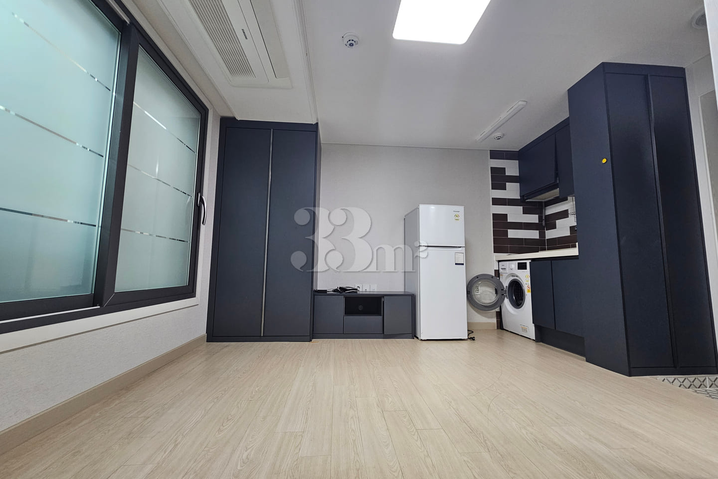 Clean studio apartment in Hwagok-dong 1th image