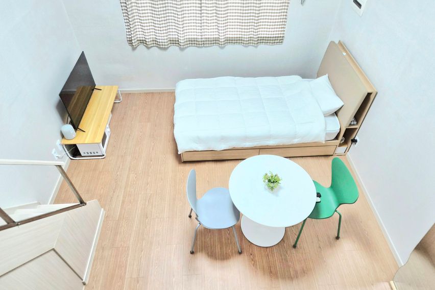 신설동역 복층 3인실