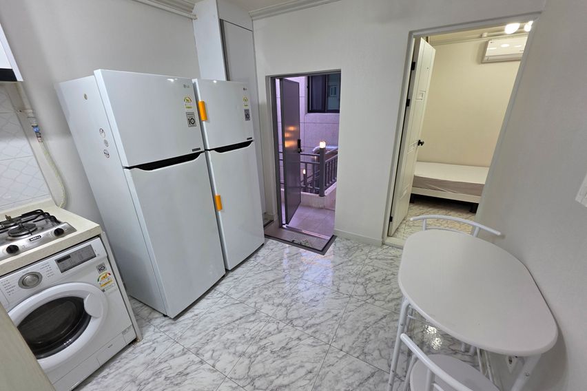 광장로 하얀집 201호