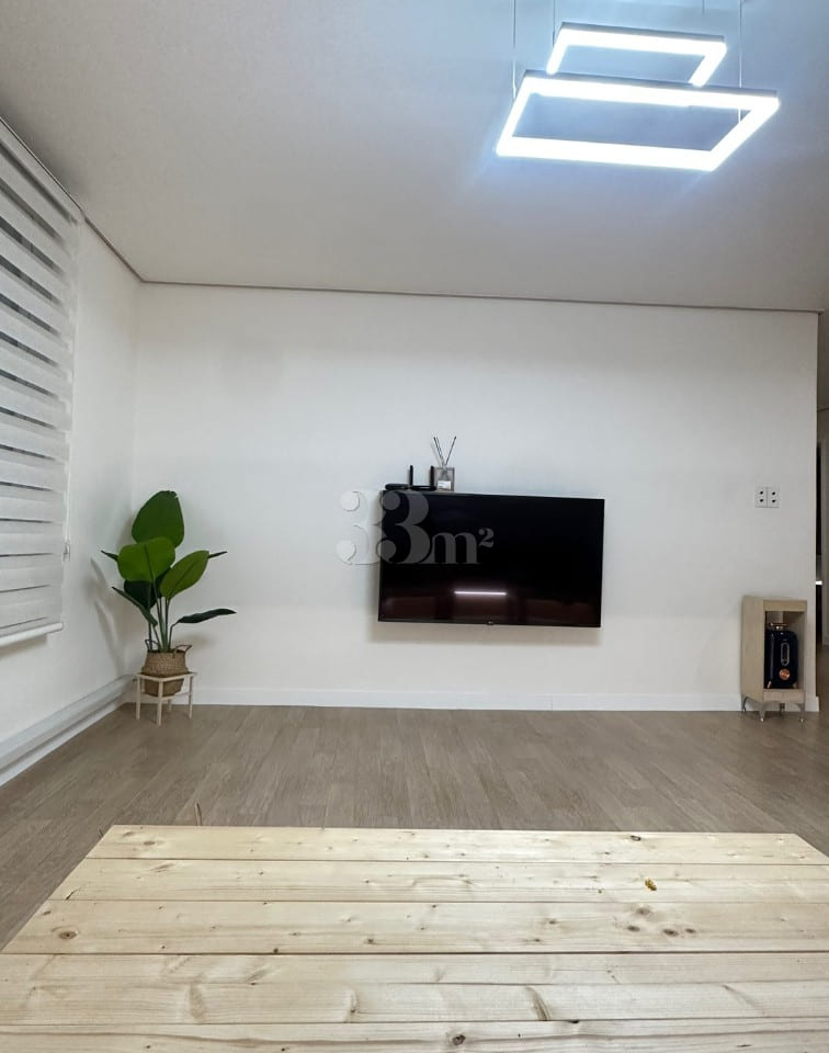 Spacious 35-pyeong detached house 5th image