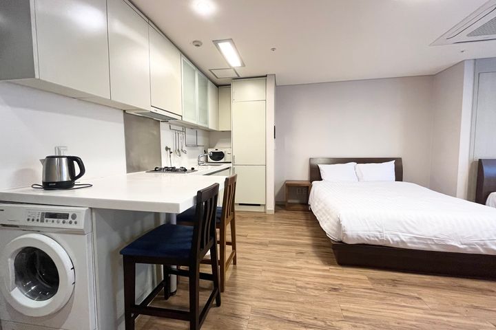 Spacious studio apartment near Seodaemun Stat 2th image