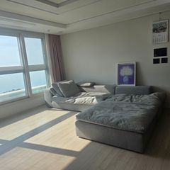 A relaxing home with stunning sunrise and oce Unit Image