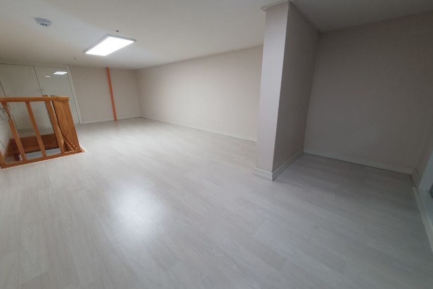 풀옵션복층 베란다 주차 5번째 이미지