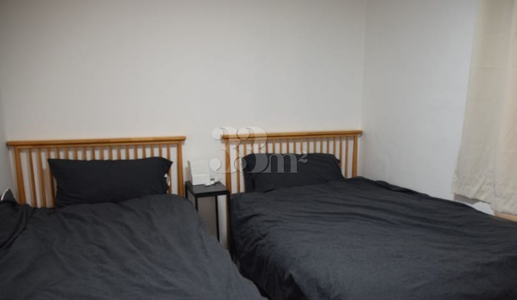 Two-room unit / Private rooftop / Pets allowe 6th image