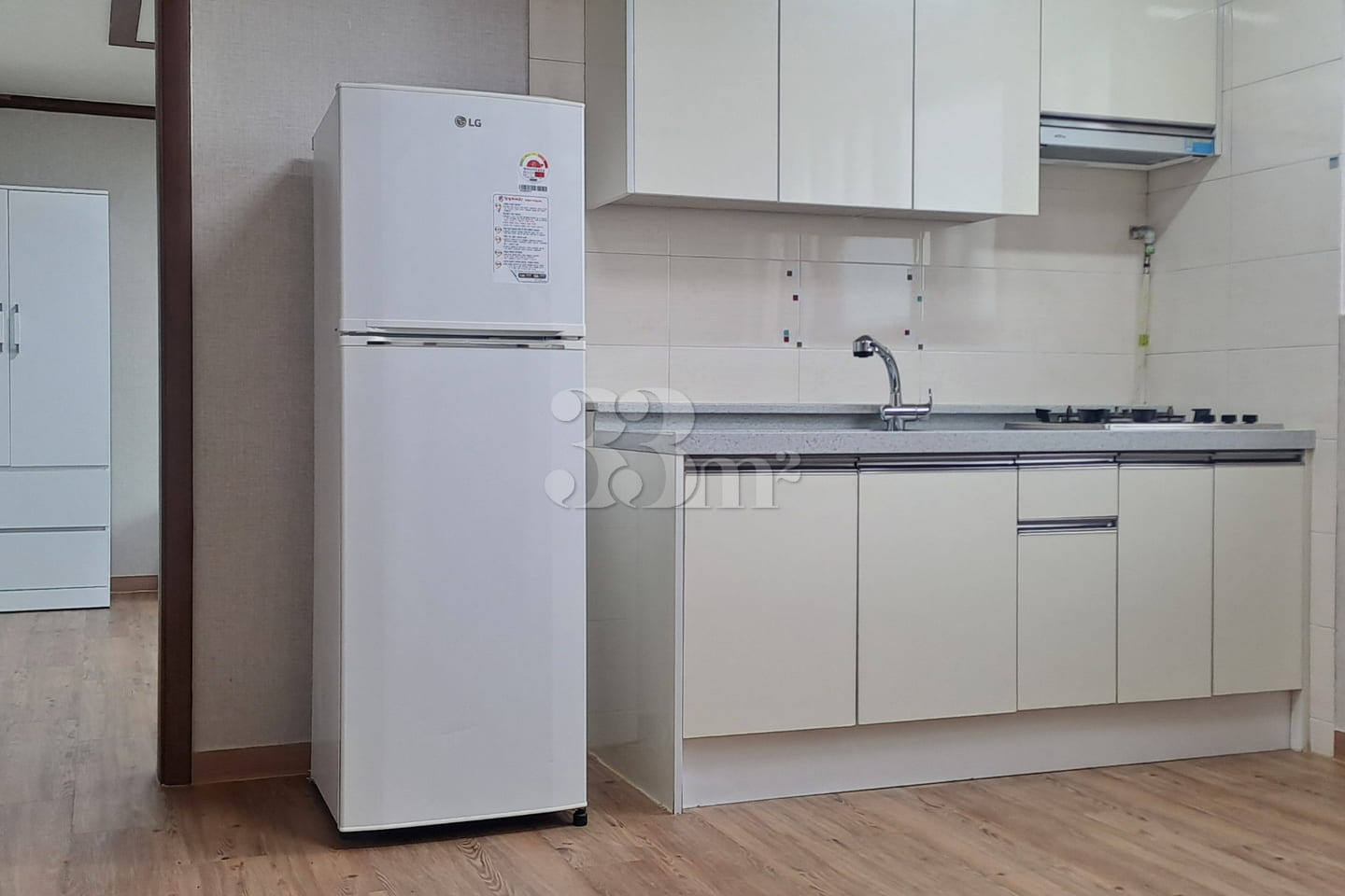 1.5-room unit with a spacious room and living 1th image